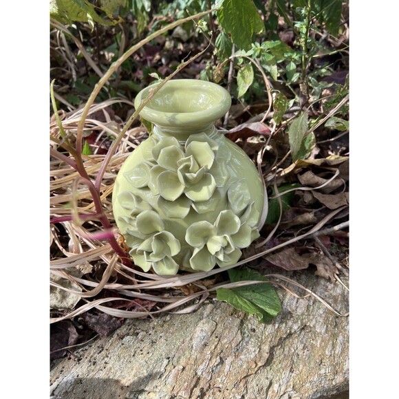 Seasons of Cannon Falls Vase Flora and Fauna Celedon Green Rose Raised Vase 5 in - Picture 1 of 8